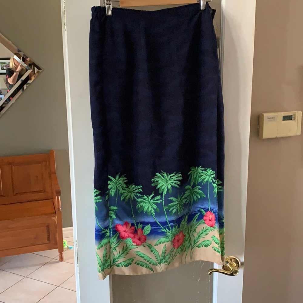 Summer skirt size 14 side button